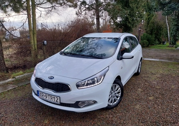 Kia Ceed cena 32800 przebieg: 194000, rok produkcji 2014 z Sulechów małe 379